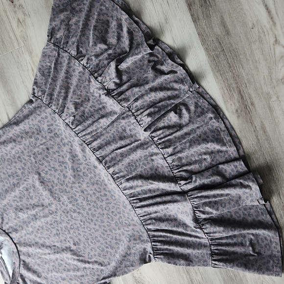 Women's Leopard Print Tierd Dress - Picture 3 of 5